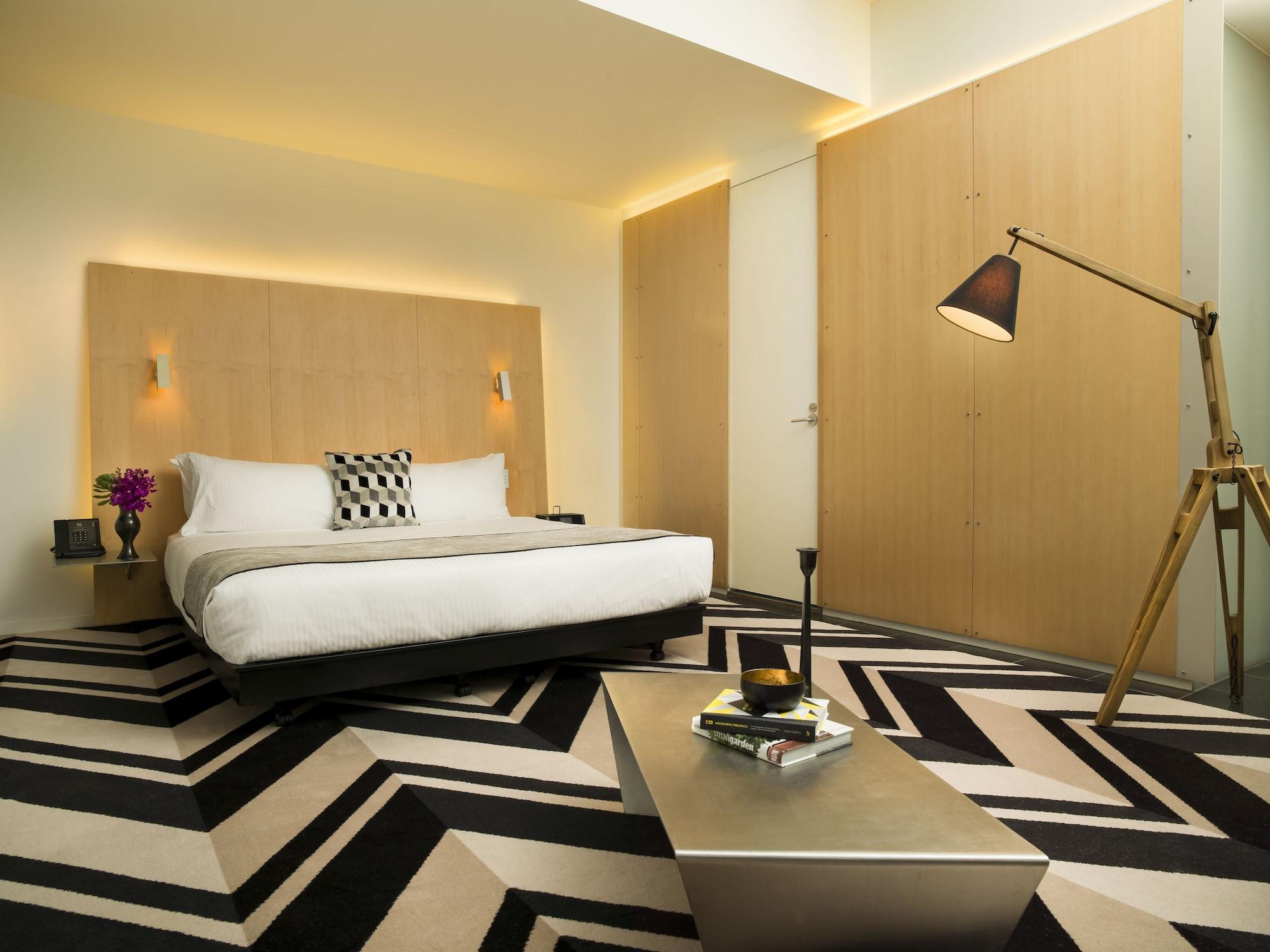 Adelphi Hotel Melbourne City Exterior foto A room at the hotel
