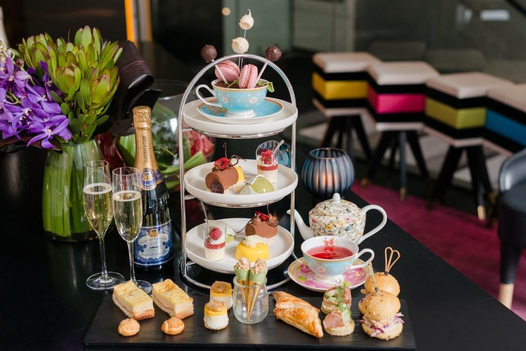 Adelphi Hotel Melbourne City Exterior foto Afternoon tea at the InterContinental Sydney