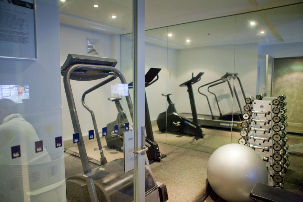Adelphi Hotel Melbourne City Exterior foto The gym
